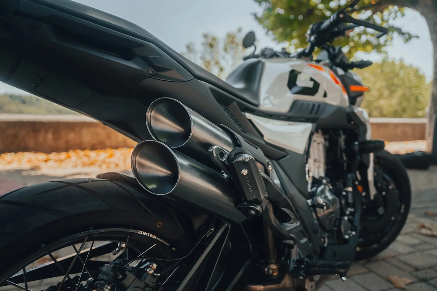 Zontes 350 GK : Double silencieux échappement
