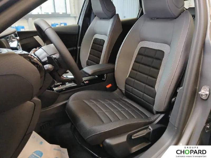 Image secondaire du véhicule 12