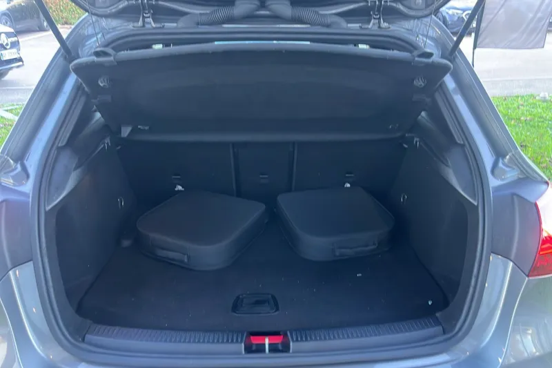 Image secondaire du véhicule 10