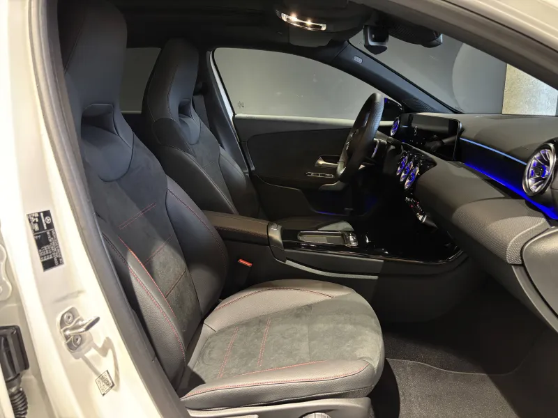 Image secondaire du véhicule 4