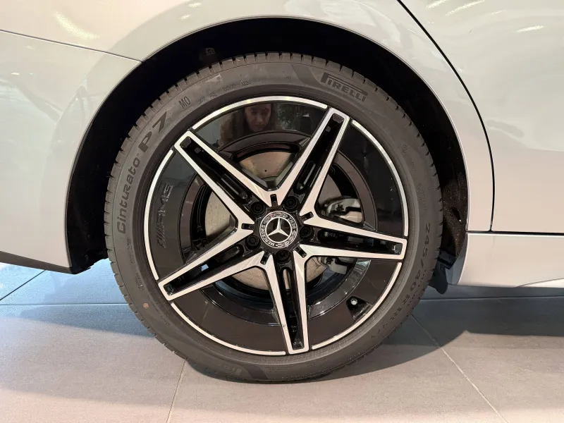 Image secondaire du véhicule 8