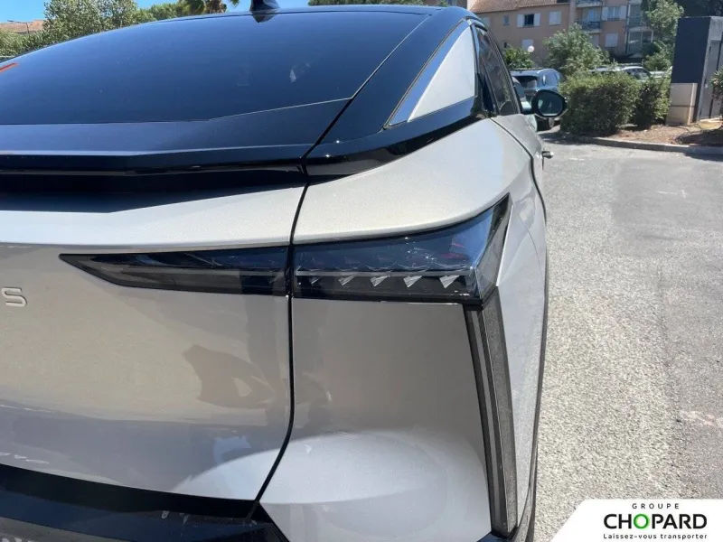 Image secondaire du véhicule 24