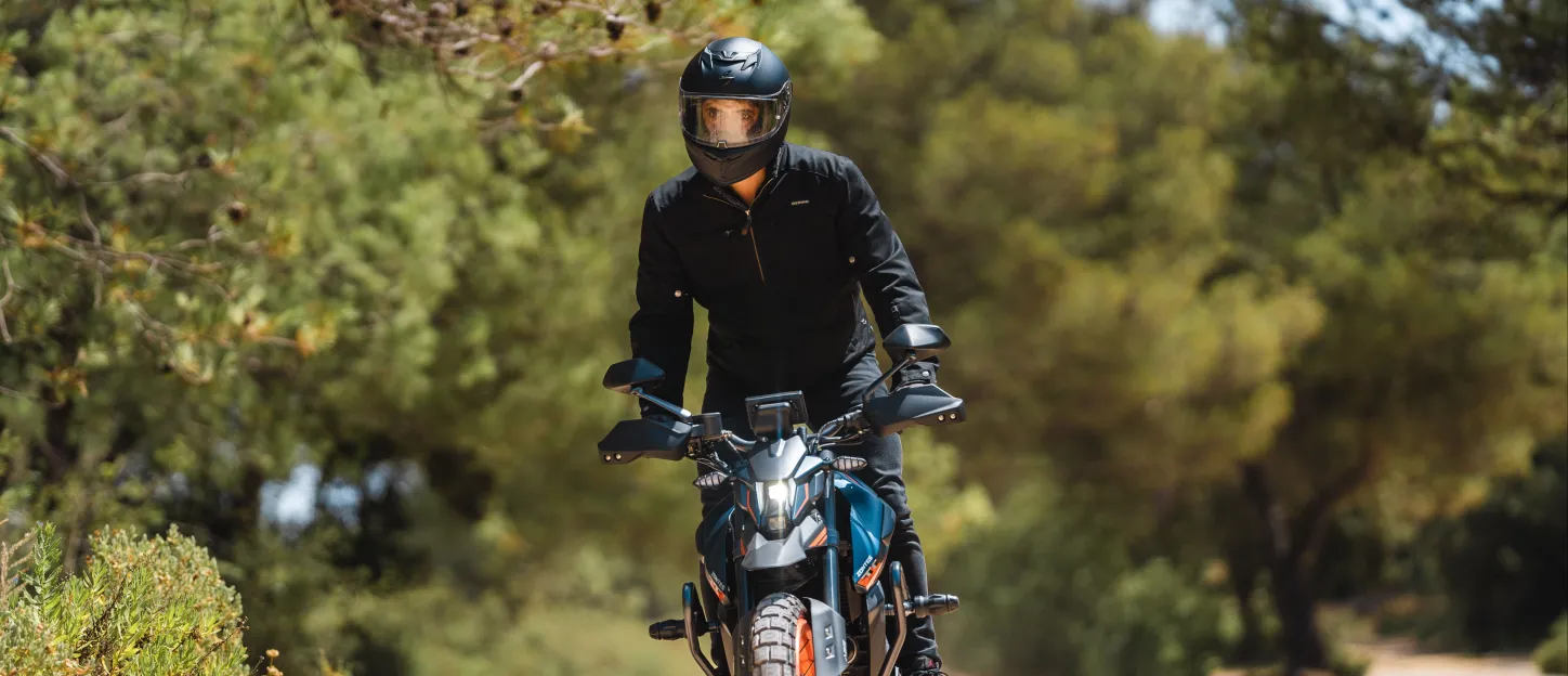 Zontes 125 Hyper Trail : position debout