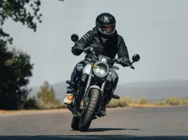 Zontes 125 GK : le roadster néo-rétro affirmé