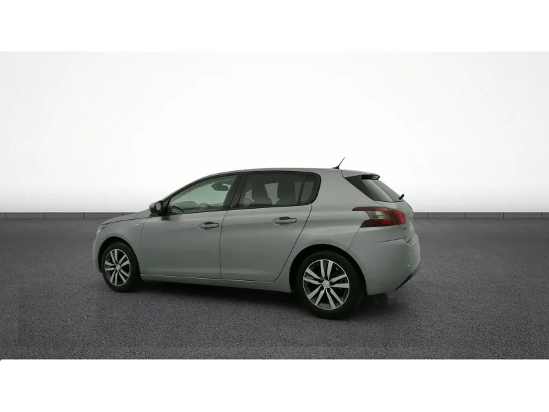 Image secondaire du véhicule 6