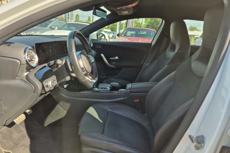 Image secondaire du véhicule 11