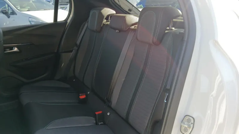 Image secondaire du véhicule 12