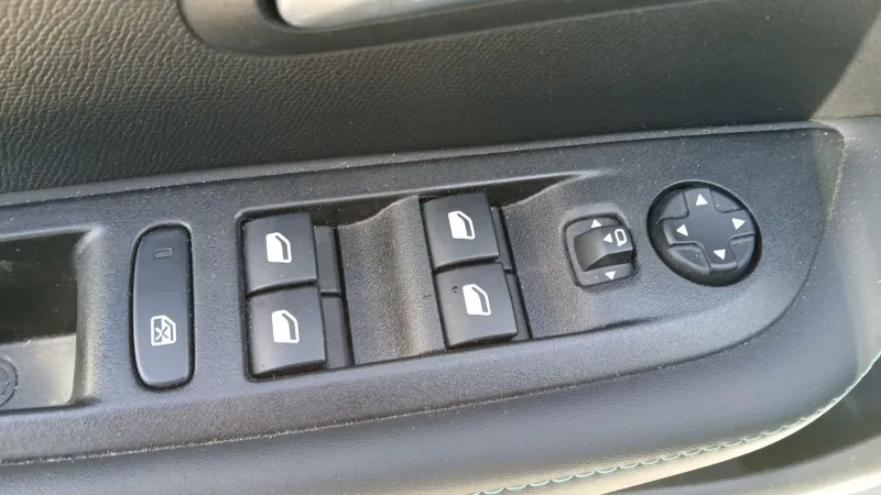 Image secondaire du véhicule 34