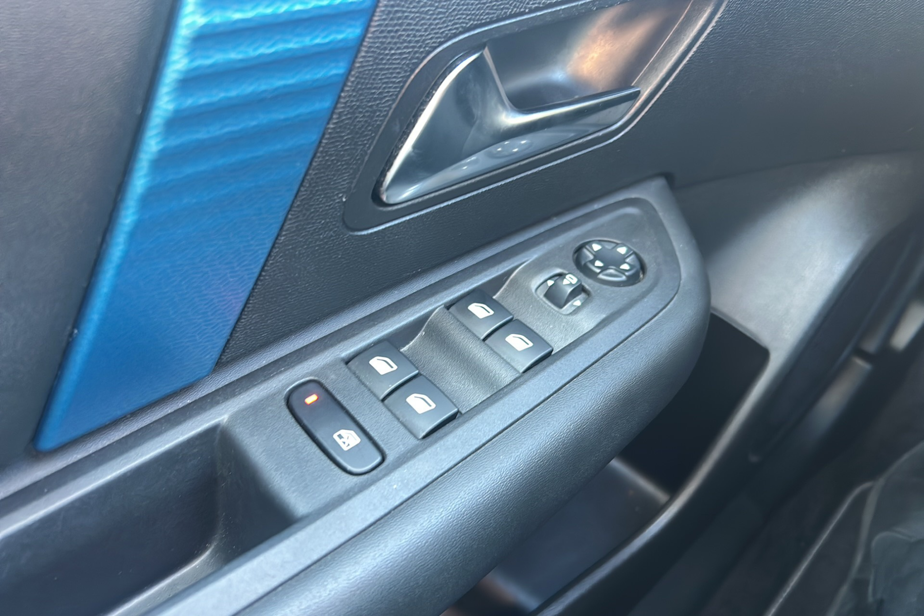 Image secondaire du véhicule 10