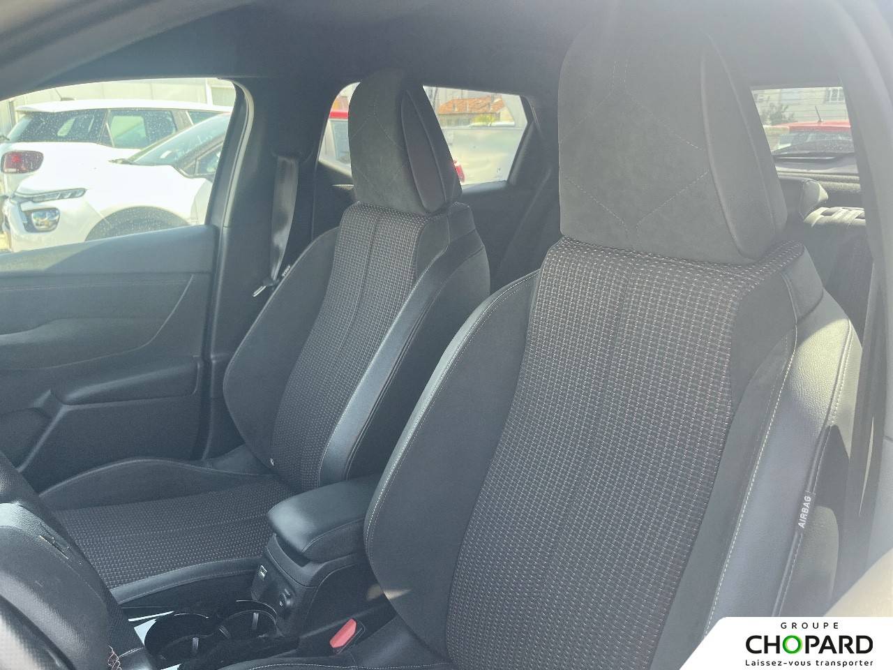 Image secondaire du véhicule 10