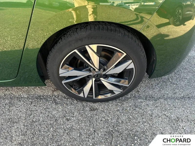 Image secondaire du véhicule 12