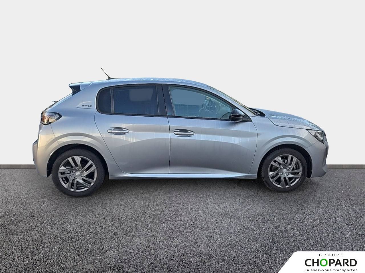 Image secondaire du véhicule 10