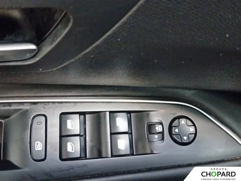 Image secondaire du véhicule 4