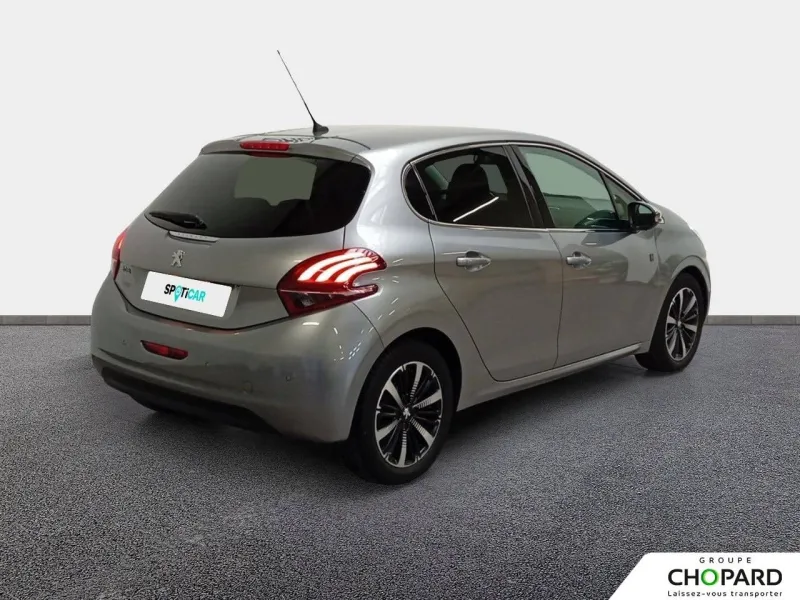 Image secondaire du véhicule 9