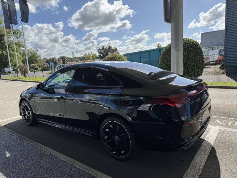 Image secondaire du véhicule 4