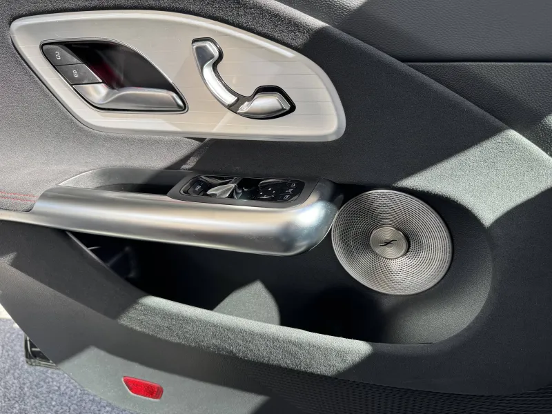 Image secondaire du véhicule 11