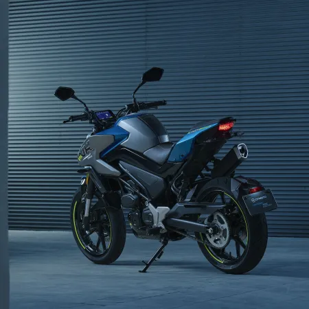 CF Moto 125 NK : 3/4 arrière