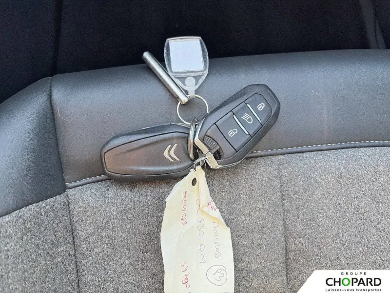 Image secondaire du véhicule 15