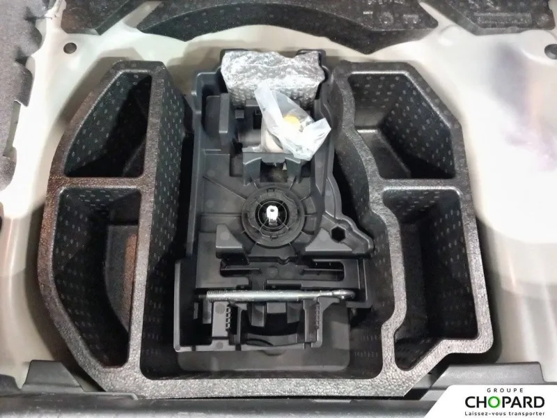 Image secondaire du véhicule 28