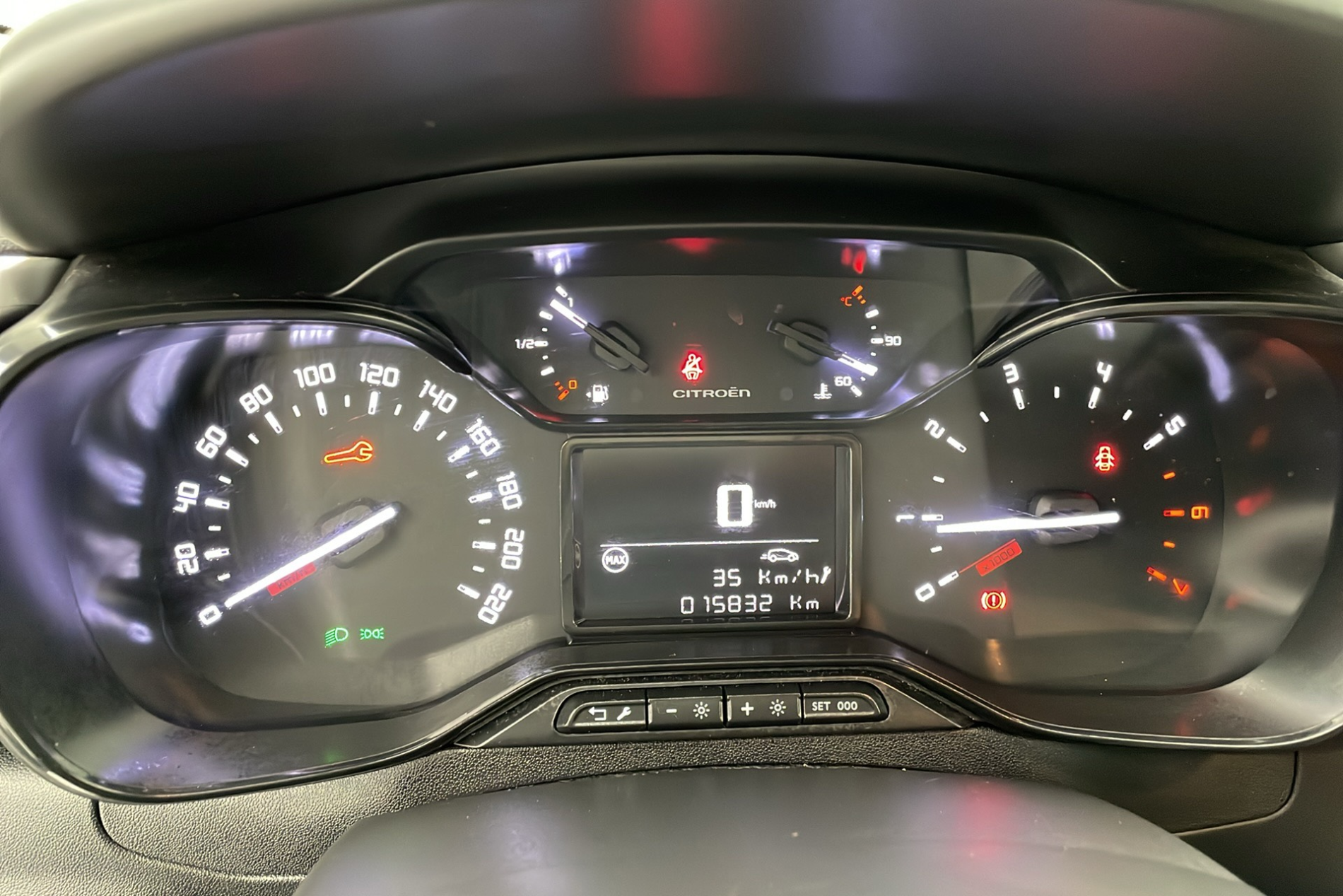 Image secondaire du véhicule 10