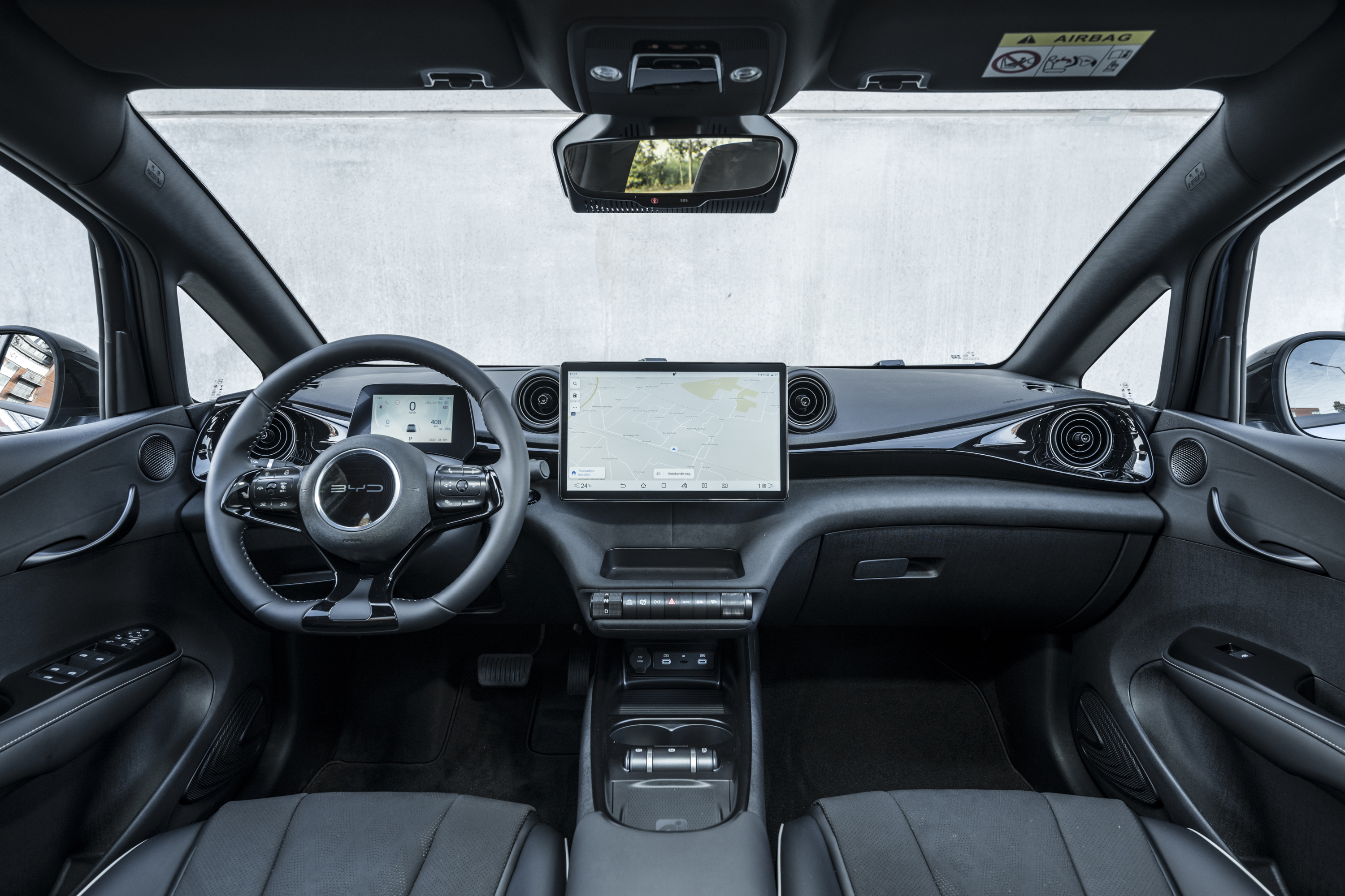 BYD Dolphin : intérieur, tableau de bord et écran horizontal