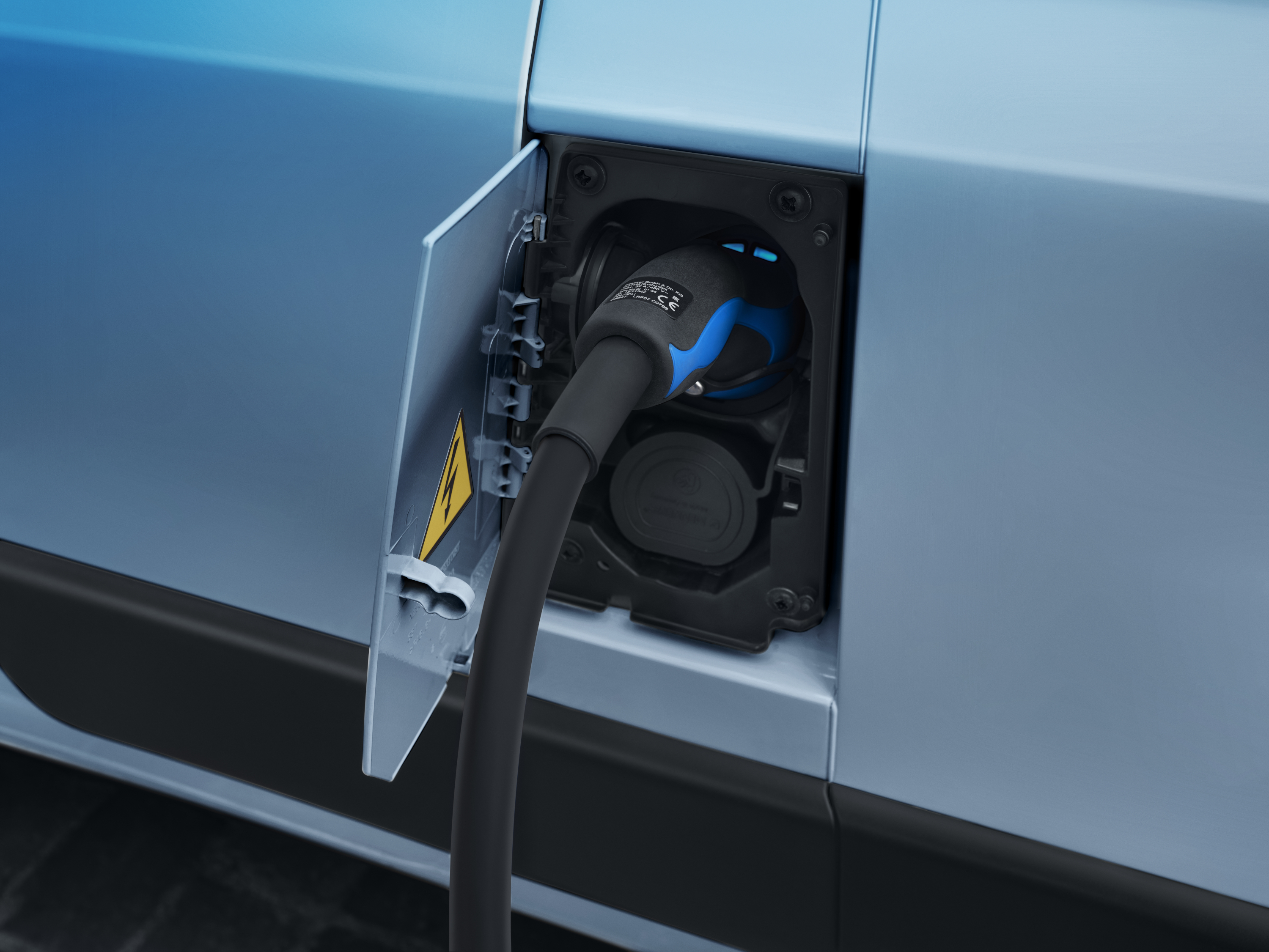 Peugeot Boxer 2024 : prise de recharge