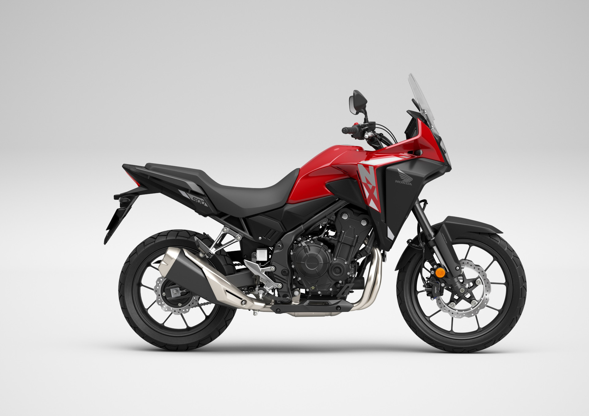 Honda NX500 2024 Grand Prix Red : profil