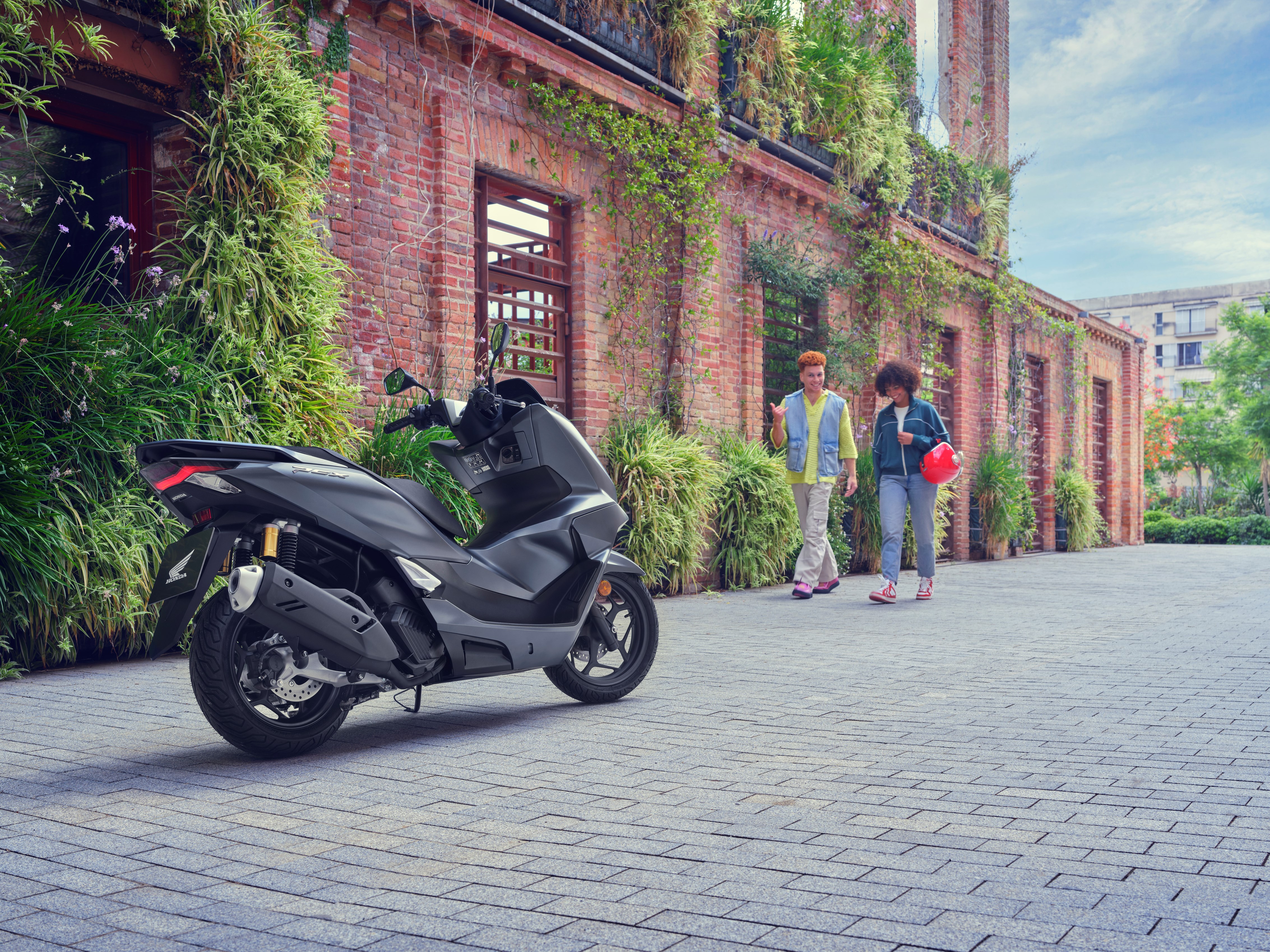 Honda PCX 125 2025 : 3/4 arriere