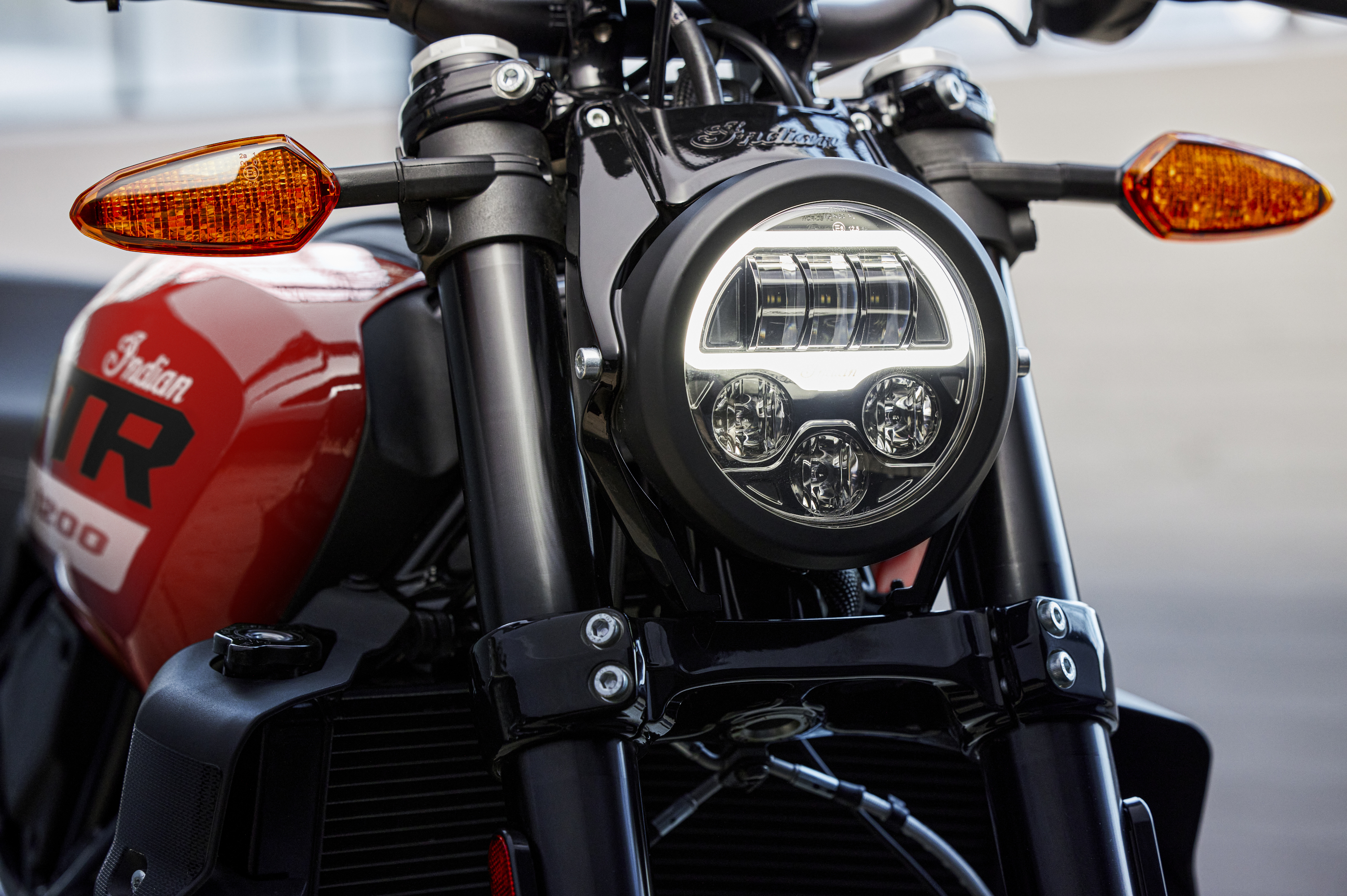 Indian FTR 2024 : détail phare