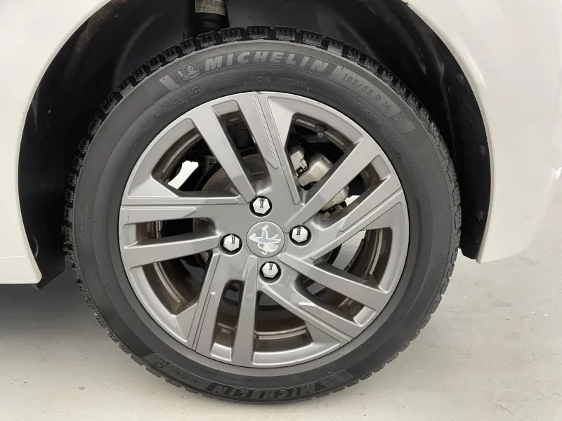 Image secondaire du véhicule 17