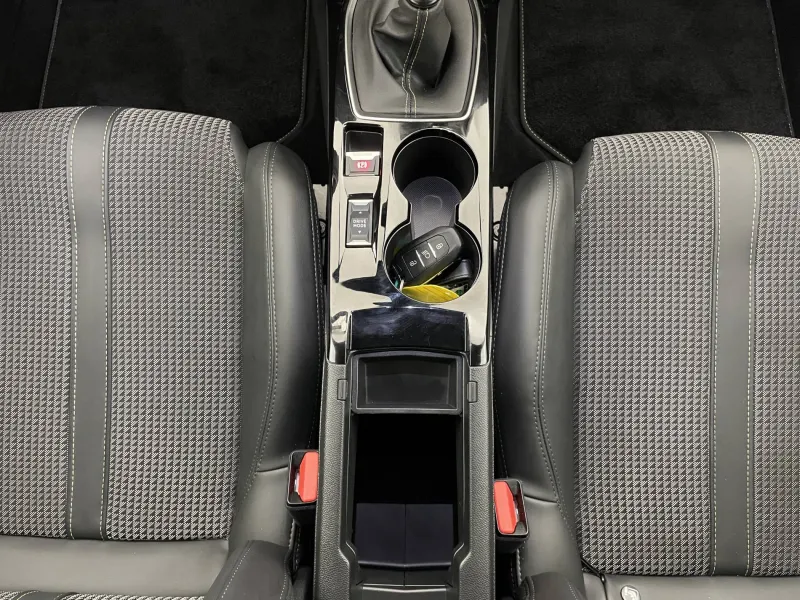 Image secondaire du véhicule 32