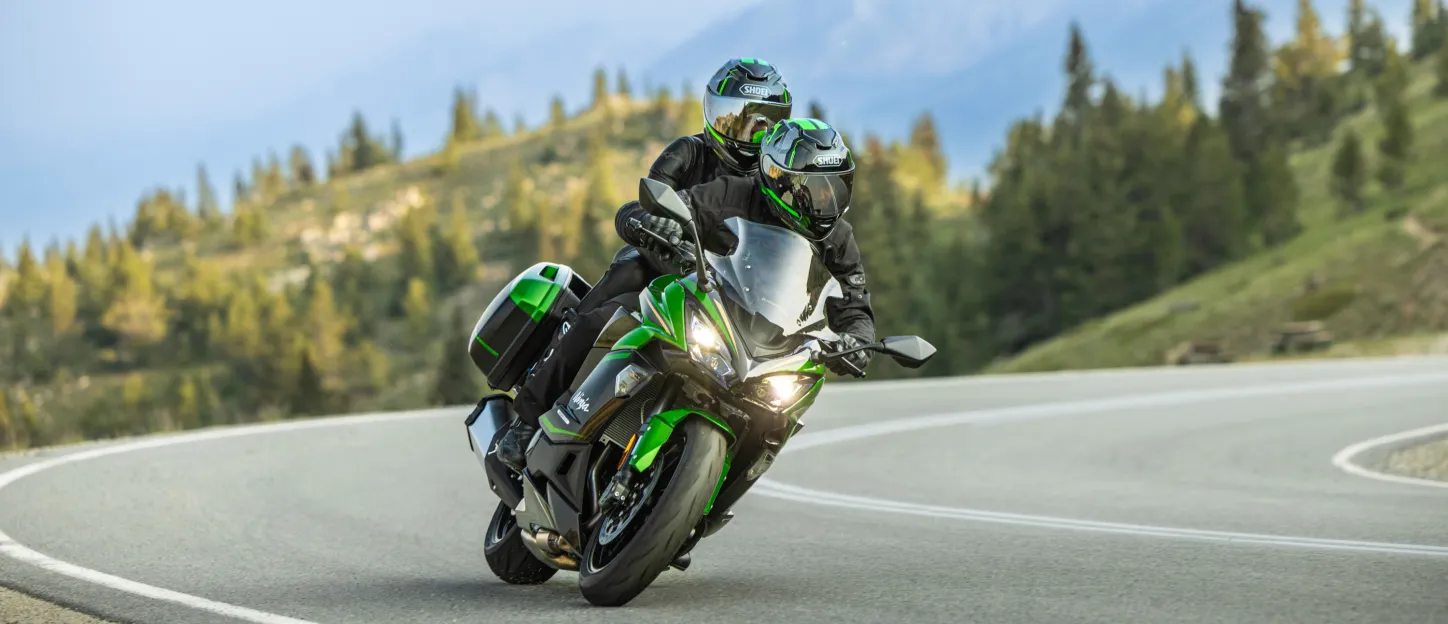 Kawasaki Ninja 1100SX : virage en duo