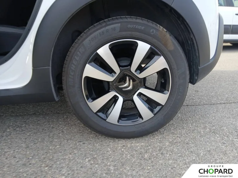 Image secondaire du véhicule 12