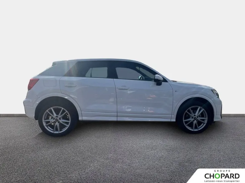 Image secondaire du véhicule 10