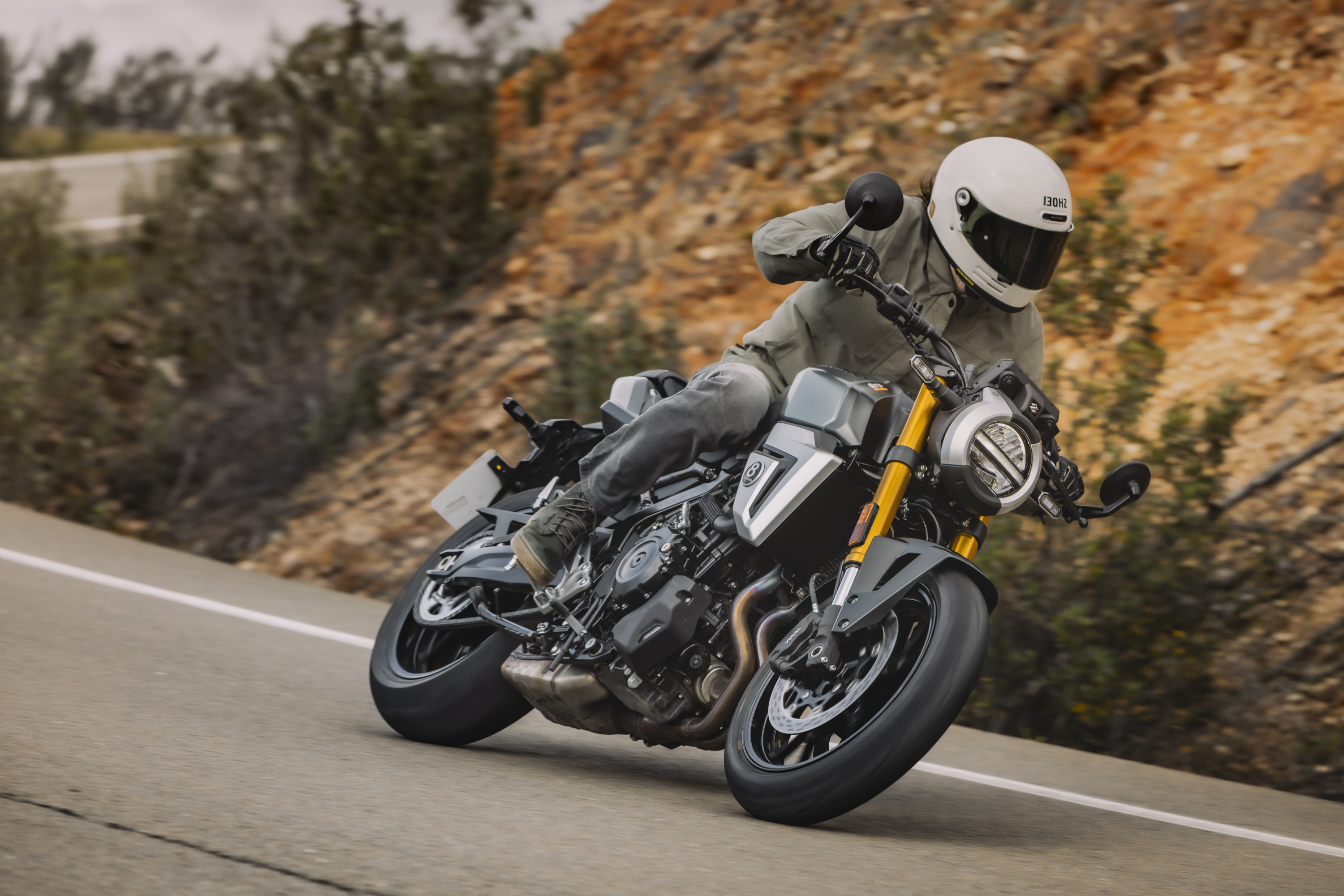 Suzuki GSX-8T 2025 vue de profil droit