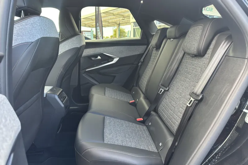 Image secondaire du véhicule 12