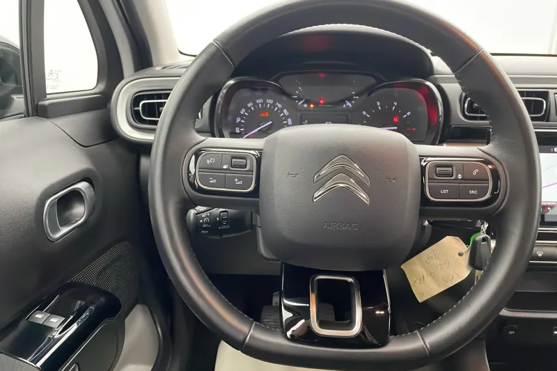 Image secondaire du véhicule 12