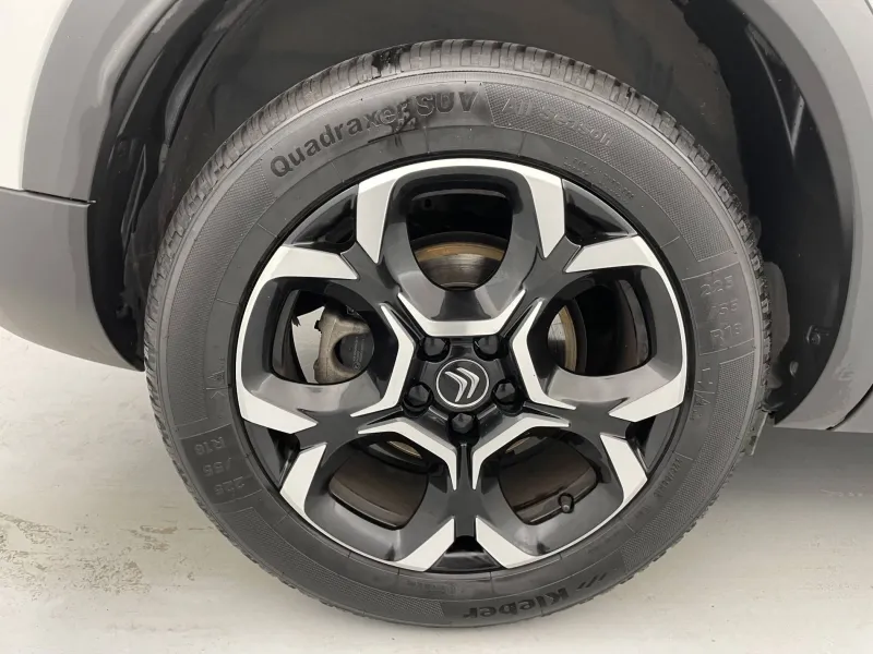 Image secondaire du véhicule 44