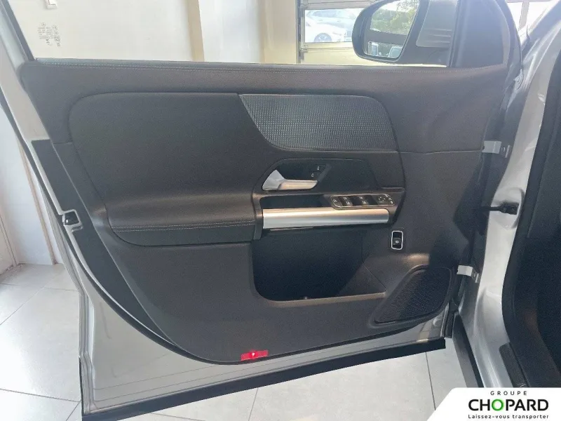 Image secondaire du véhicule 22