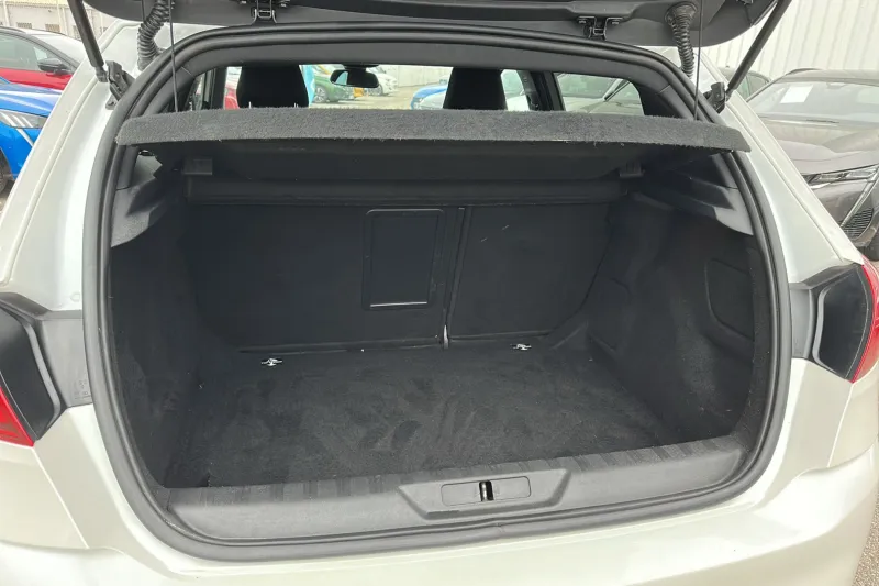 Image secondaire du véhicule 10