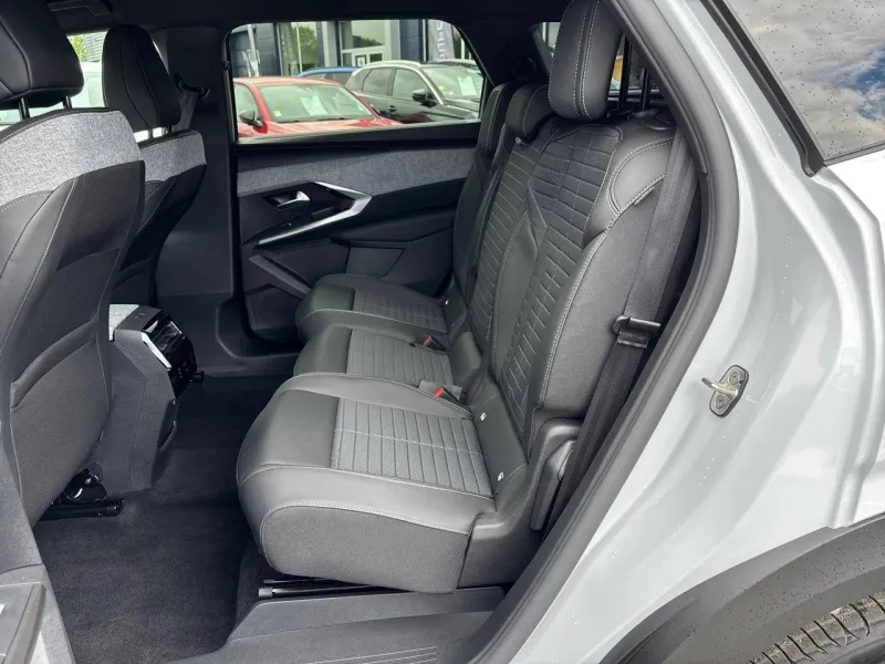 Image secondaire du véhicule 10