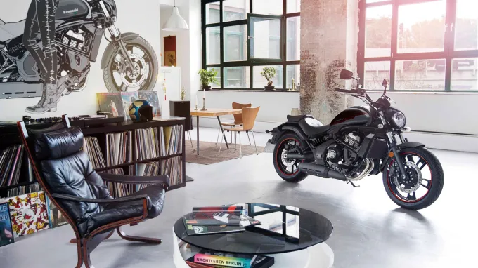 Kawasaki Vulcan S : Dans un salon