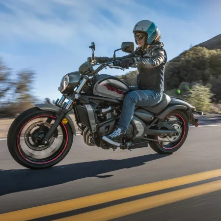 Kawasaki Vulcan S : Ligne droite