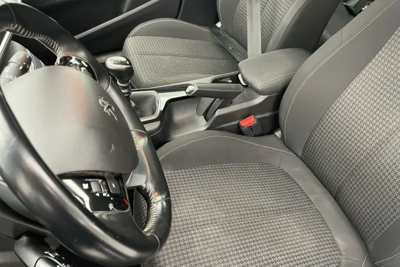 Image secondaire du véhicule 14