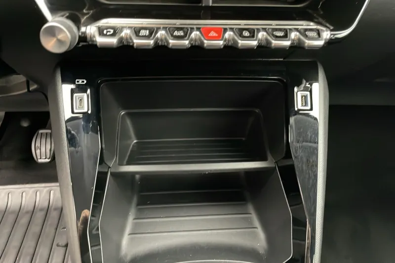 Image secondaire du véhicule 12