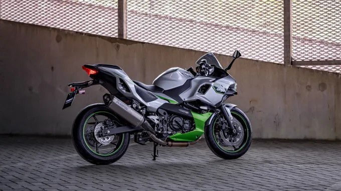 Kawasaki Ninja 7 hybride : profil