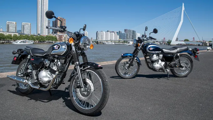 Kawasaki W230 : deux coloris