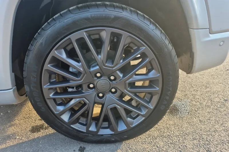 Image secondaire du véhicule 9