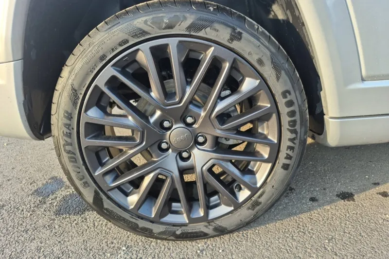 Image secondaire du véhicule 12