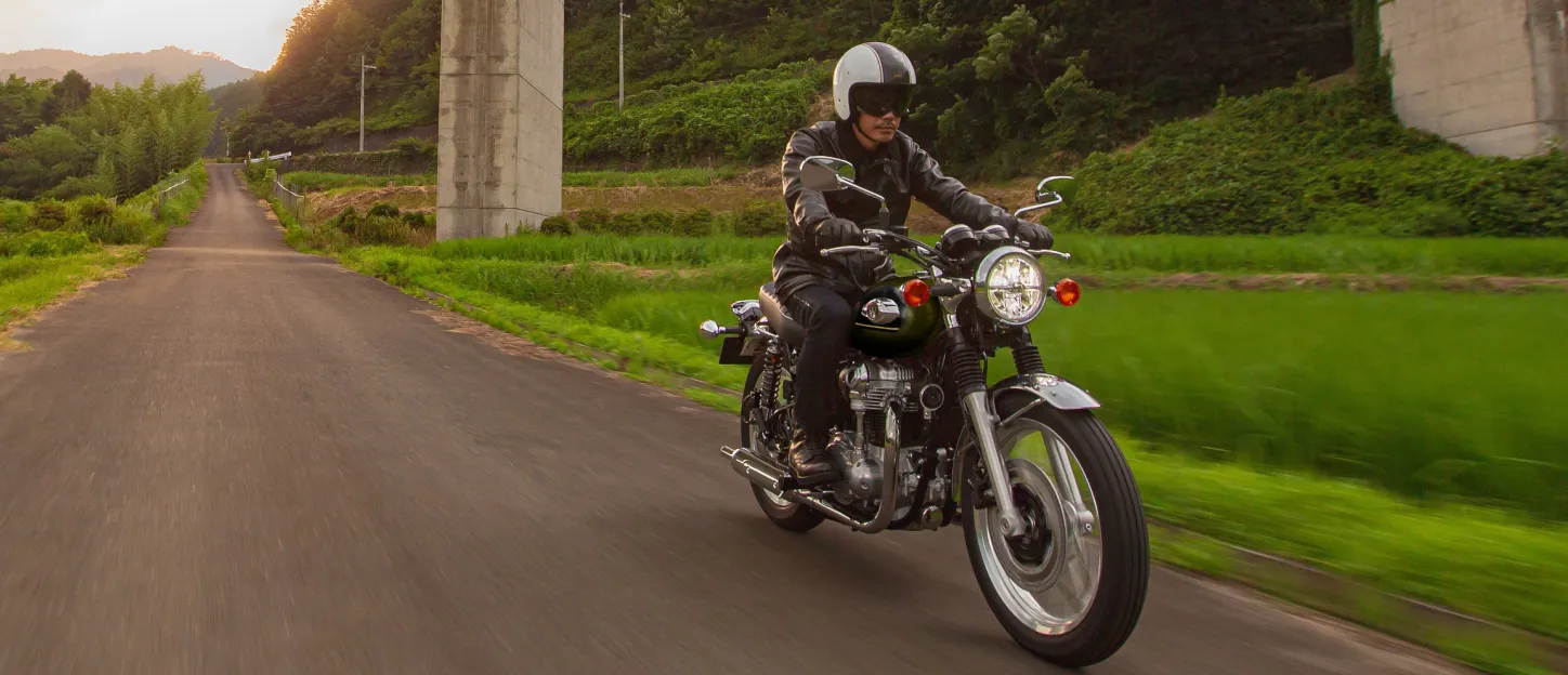 Kawasaki W800 : ligne droite